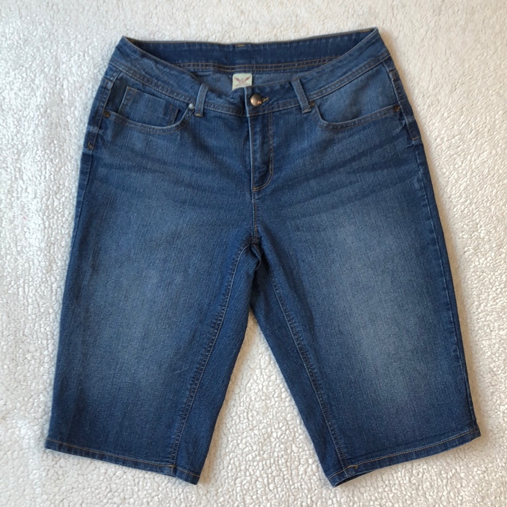 Ladies Faded Glory Knee Length Shorts
